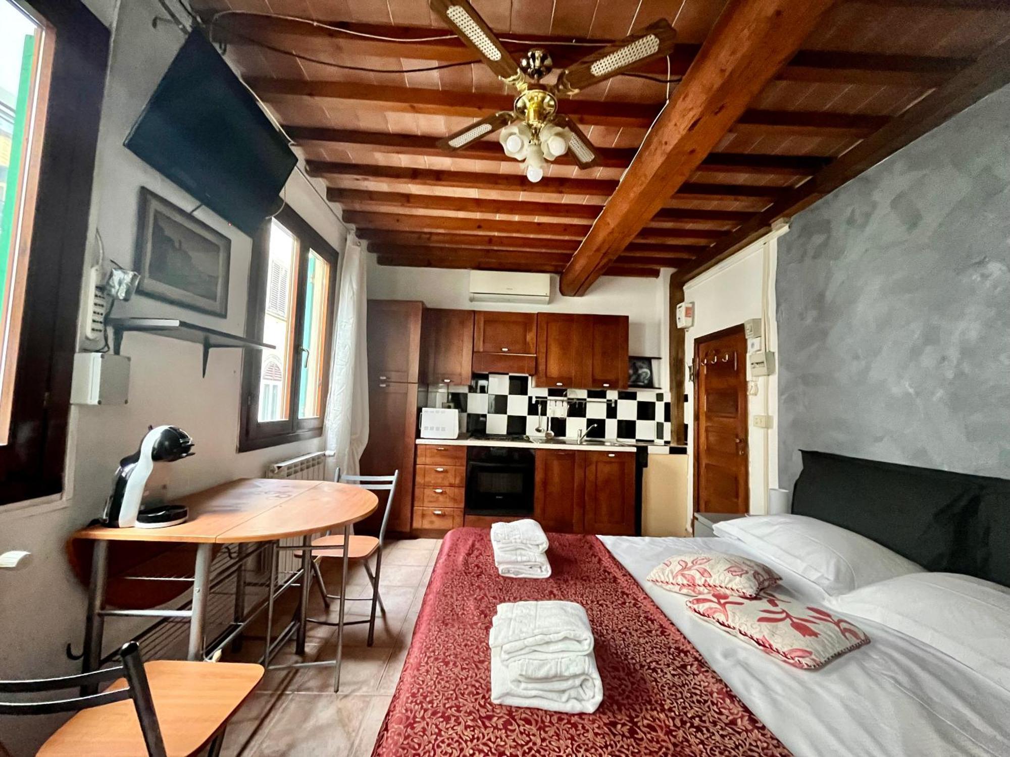 Mini Very Close To The Train Station Firenze